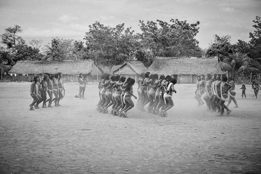 Dança Abenkutan-metoro-opron, da festa da mandioca (Kwyràkango
